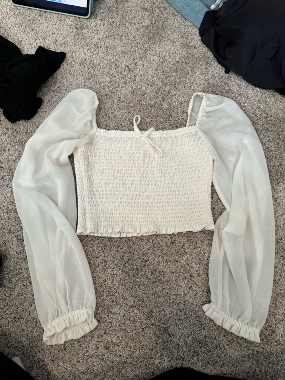 Wilfred Cream Smocked Puff-Sleeve Crop Top
